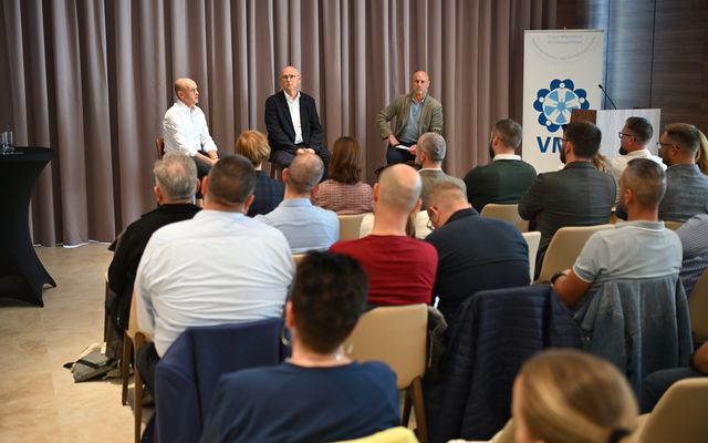 VÁLSÁGHELYZETEK ÉS ÚJRAKEZDÉS A VÁLLALKOZÓI ÉLETBEN