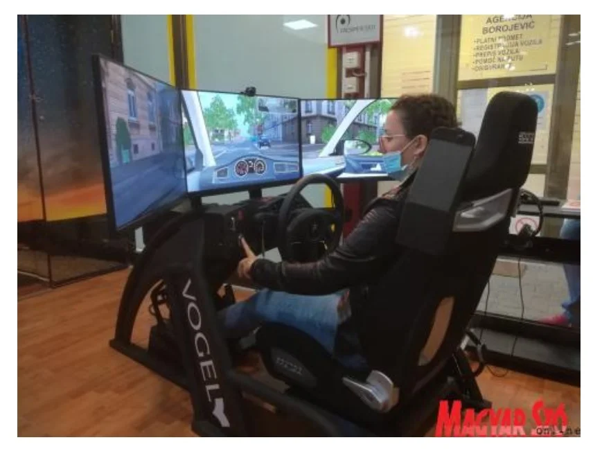 Virtuális sofőrködés a négy fal között