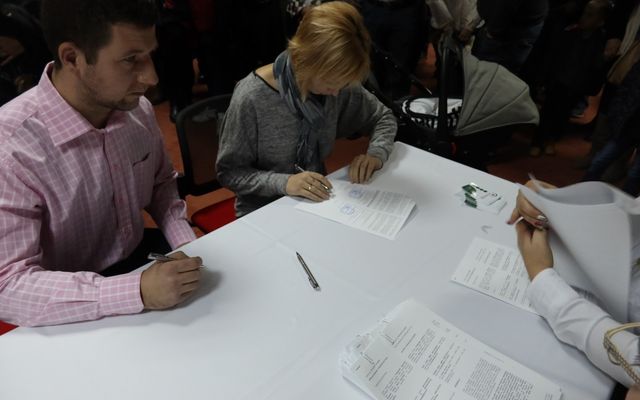 A Prosperitati házvásárlási pályázatának nyertesei írtak alá szerződést