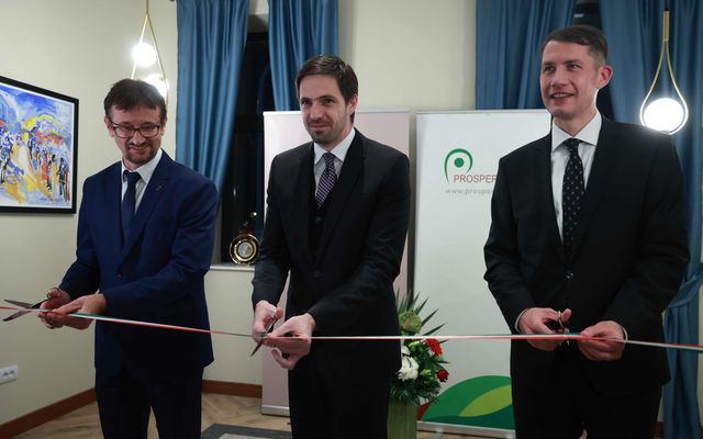 Avior Hotel kiemelt jelentőségű közepes léptékű turisztikai fejlesztés ünnepélyes átadása 